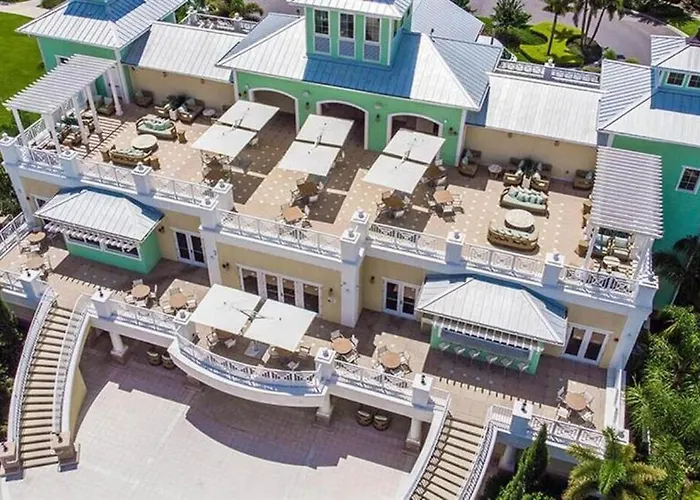 Modern Villa Wprivate Pool And Air Hockey Table